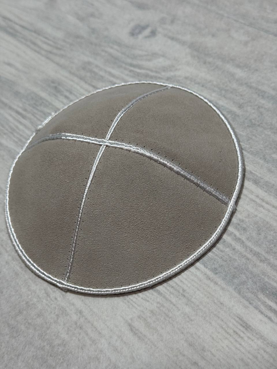 כיפה דמוי עור גוון אבן