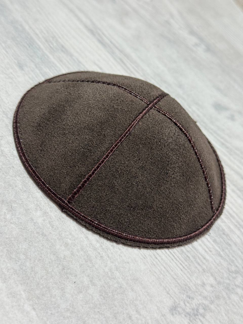 כיפה דמוי עור חום